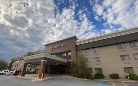 La Quinta Inn & Suites Harrisburg Airport Hershey